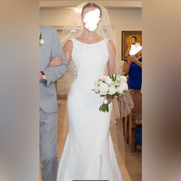 Berta Glimmer Tulle Circle Cathedral Veil - Picture 2 of 7